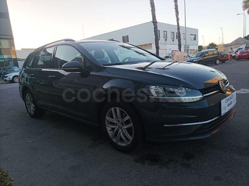 Usado VW Golf Sportsvan Advance 115 CV (84 kW) 2018 Azul Monovolumen