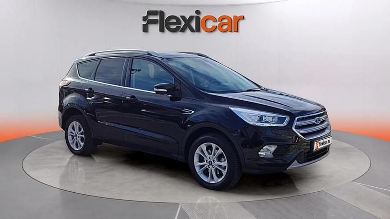 Usado Ford Kuga Titanium 150 CV (110 kW) 2018 Negro SUV