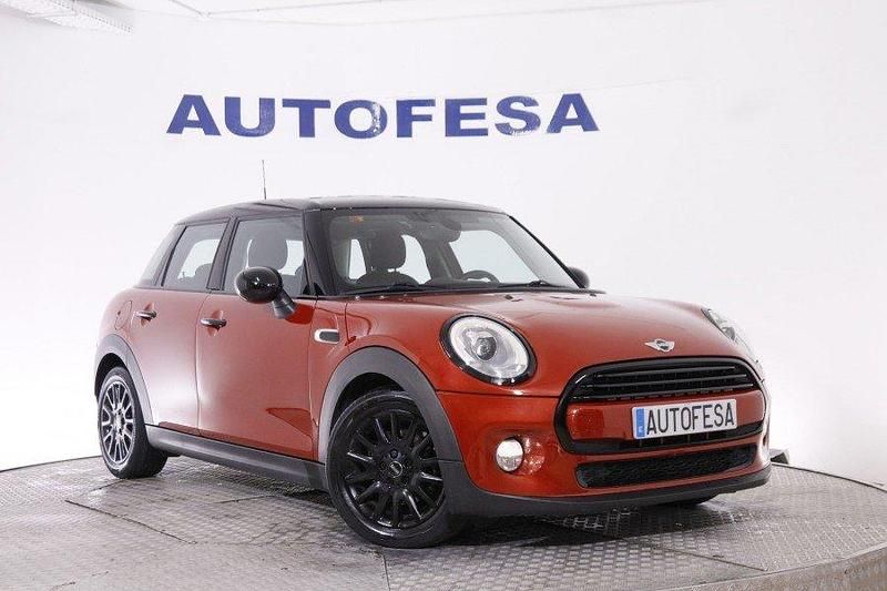 Usado Mini Cooper 116 CV (85 kW) 2017 Rojo Utilitario