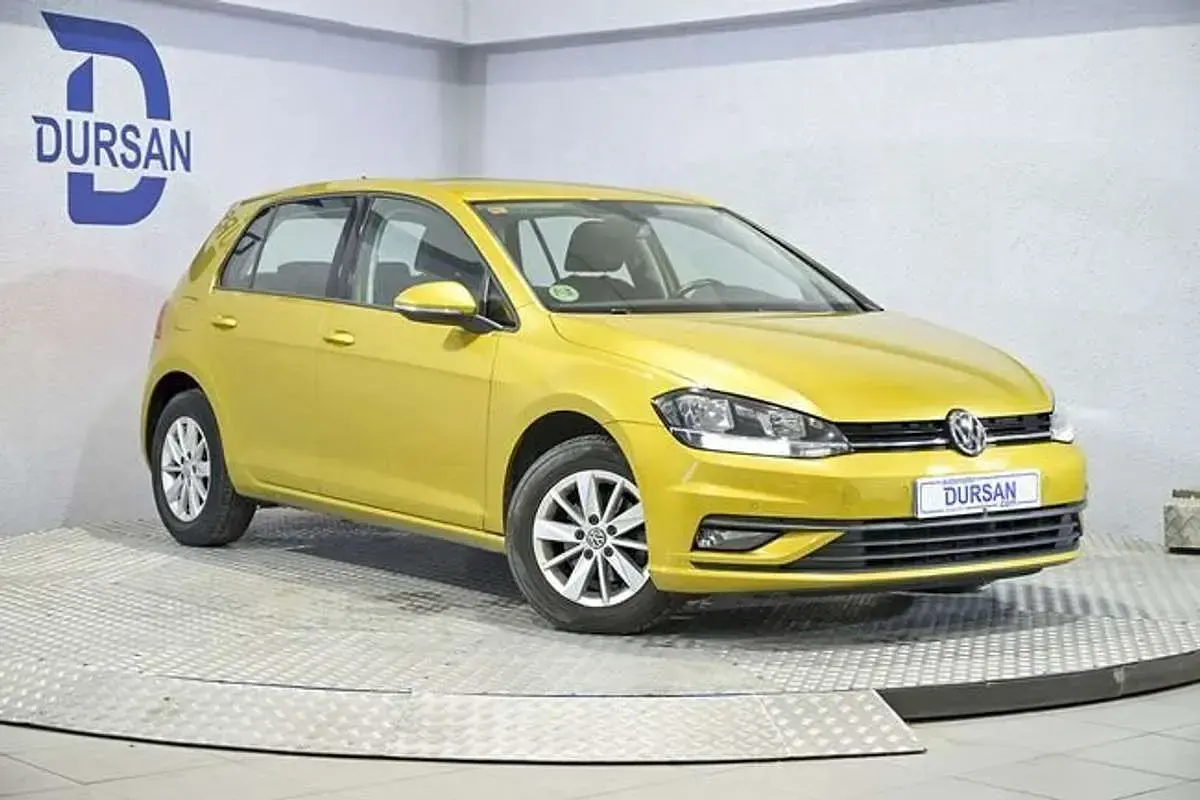 Usado VW Golf VII Advance 110 CV (80 kW) 2017 Marrón Utilitario
