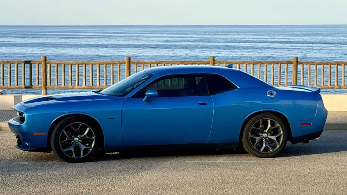 Usado Dodge Challenger 305 CV (224 kW) 2016 Azul Coupe