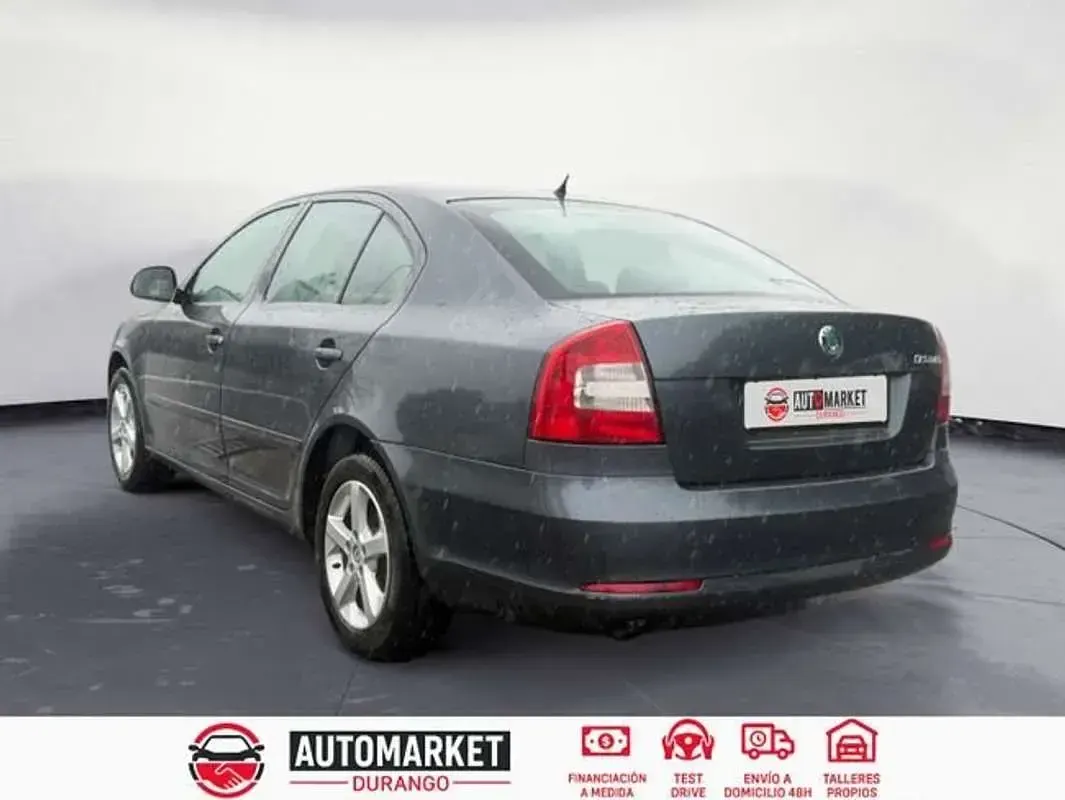 Usado Skoda Octavia Ambition 105 CV (77 kW) 2011 Gris Utilitario