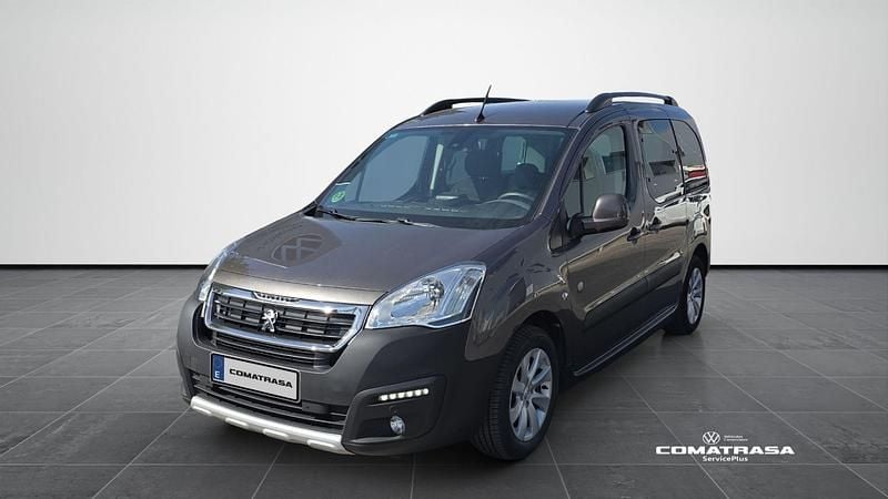 Usado Peugeot Partner Tepee Outdoor 100 CV (73 kW) 2015 Gris Monovolumen