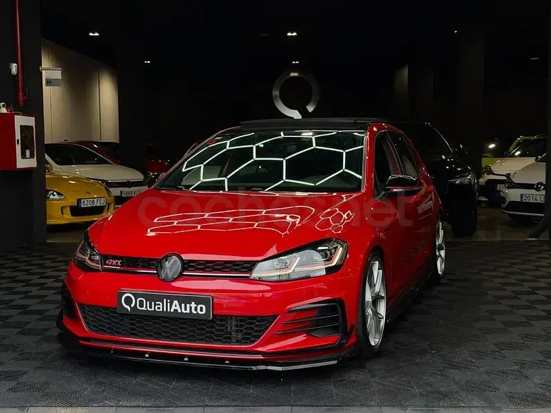 Usado VW Golf VIII GTI 245 CV (180 kW) 2020 Rojo Berlina