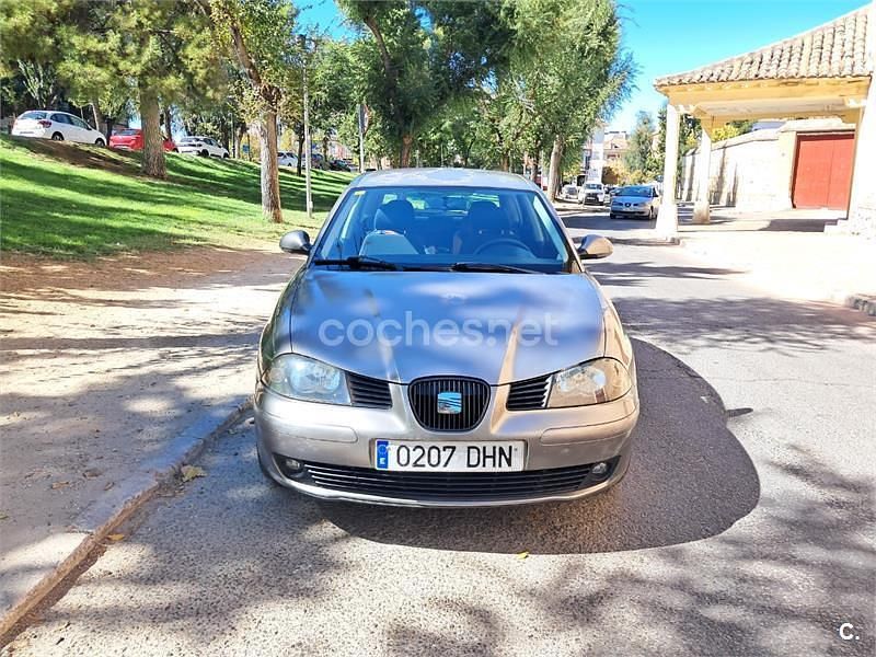 Gris / plata Usado 2005 Seat Ibiza Berlina | 2750 € (Precio justo) - Imagen 1/4