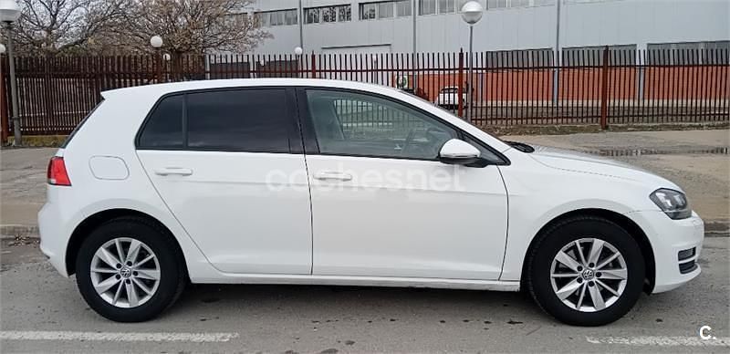 Usado VW Golf VII Advance 105 CV (77 kW) 2013 Blanco Berlina