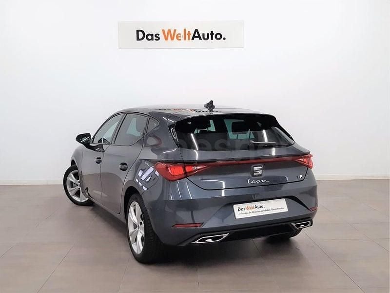Usado Seat Leon FR 116 CV (85 kW) 2025 Azul Berlina