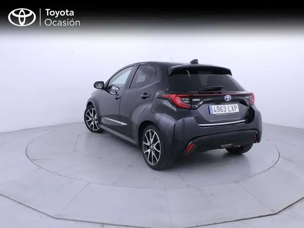 Usado Toyota Yaris Style 116 CV (85 kW) 2022 Negro Utilitario