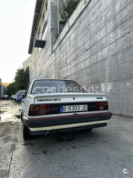 Usado Opel Ascona 130 CV (95 kW) 1988 Blanco Berlina