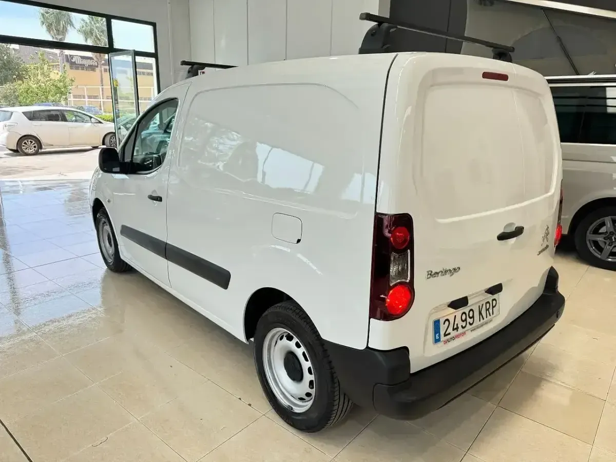 Usado Citroën Berlingo Feel 76 CV (55 kW) 2018 Blanco Monovolumen