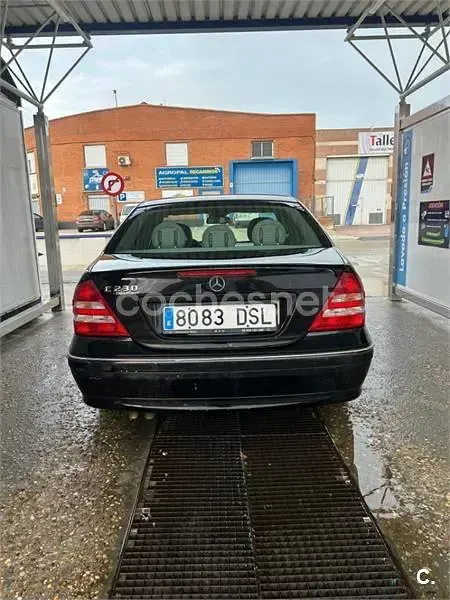 Usado Mercedes C230 Elegance 204 CV (150 kW) 2005 Negro Berlina