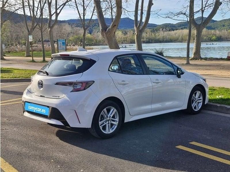 Usado Toyota Corolla Active 122 CV (89 kW) 2022 Blanco Berlina
