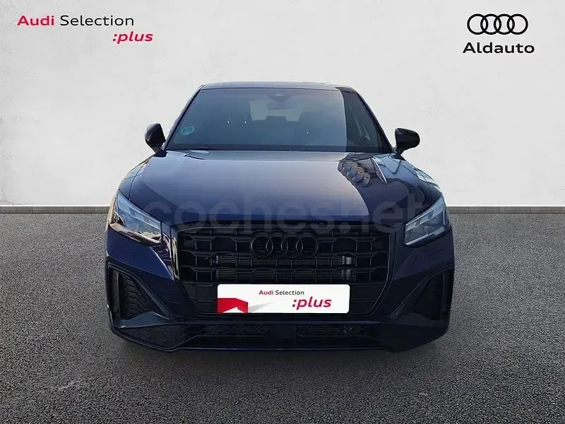 Usado Audi Q2 Black Edition 150 CV (110 kW) 2025 Azul SUV