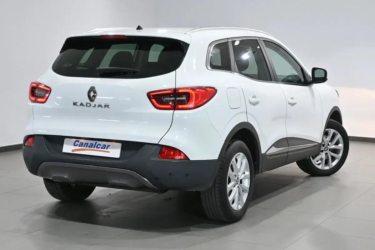Usado Renault Kadjar Zen 130 CV (95 kW) 2016 Blanco SUV