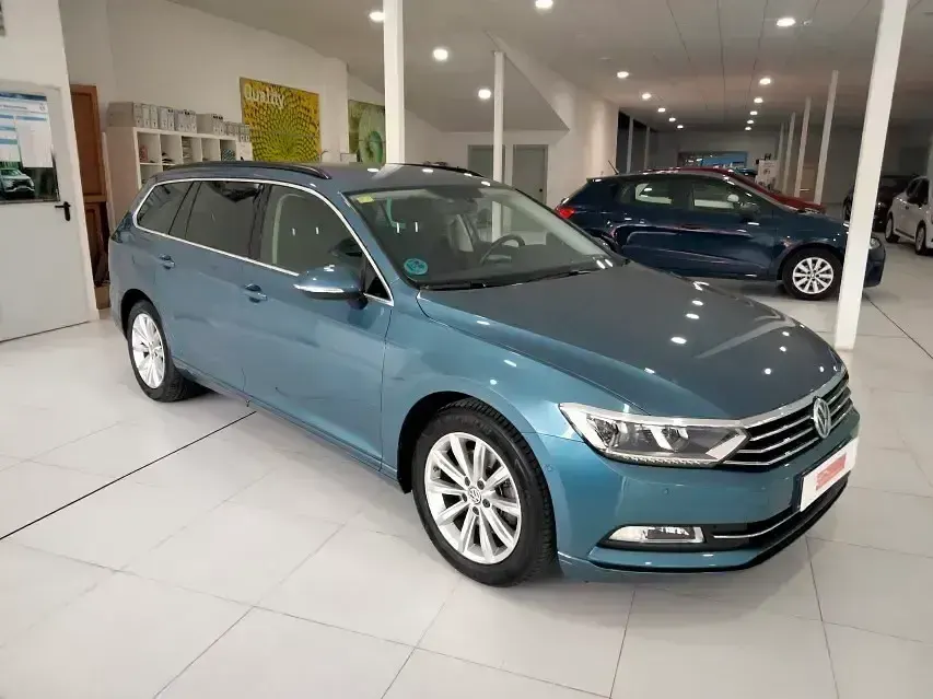 Używany VW Passat Advance 150 KM (110 kW) 2017 Niebieski Kombi