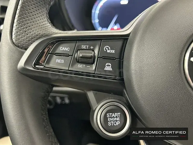 Usado Alfa Romeo Tonale Sprint 130 CV (95 kW) 2025 Negro SUV