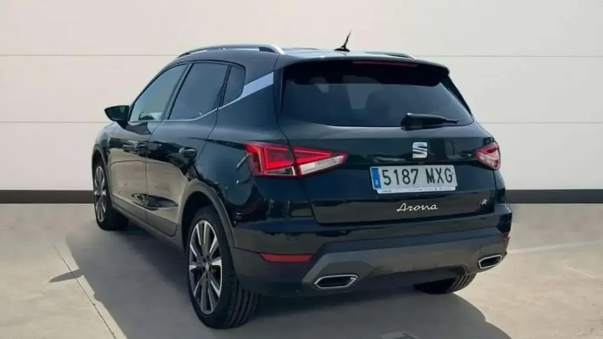Usado Seat Arona FR 150 CV (110 kW) 2024 Negro SUV