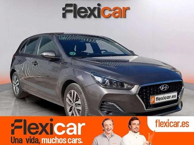 Gris Usado 2019 Hyundai i30 Berlina | 13.620 € (Buen precio) - Imagen 1/4