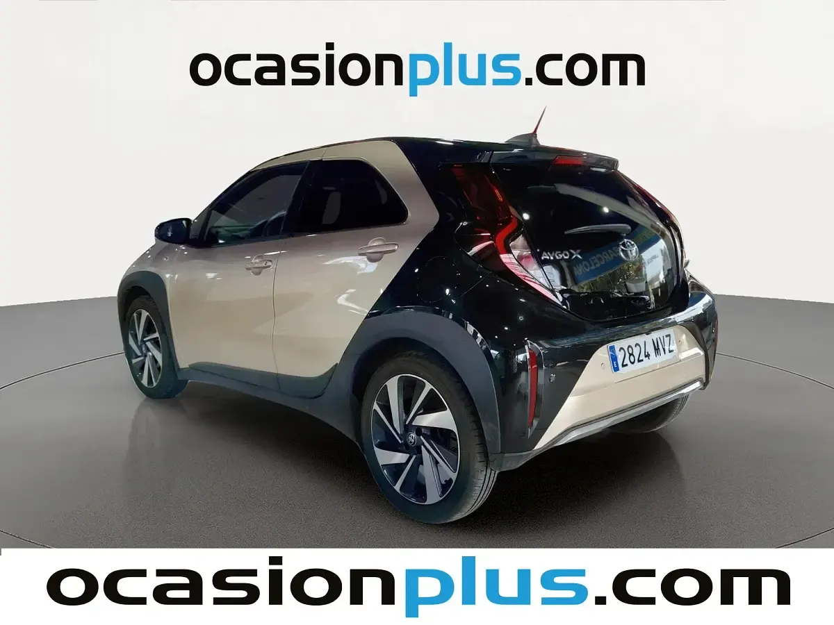 Usado Toyota Aygo X 72 CV (52 kW) 2024 Beige SUV