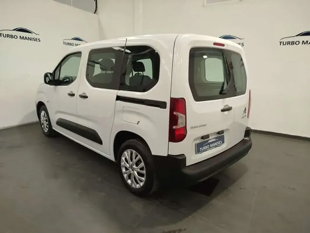 Usado Citroën Berlingo Live 102 CV (75 kW) 2023 Blanco Monovolumen