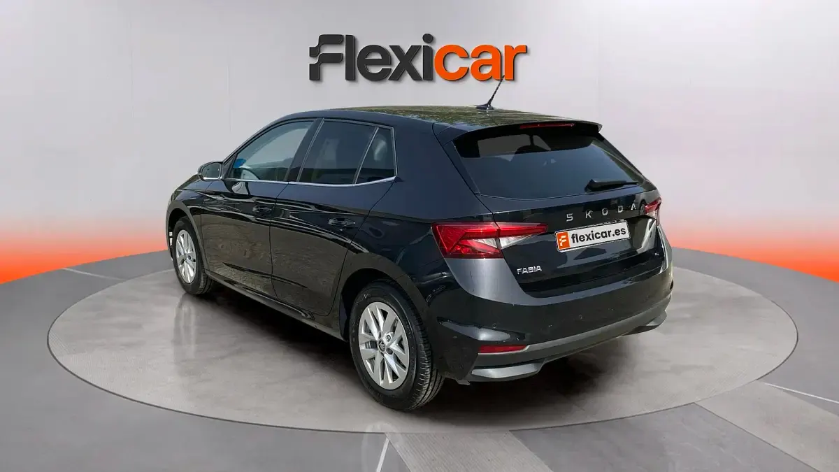 Usado Skoda Fabia Selection 95 CV (69 kW) 2025 Negro Utilitario