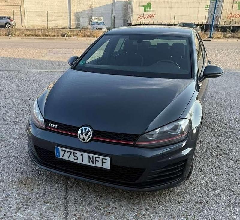 Usado VW Golf VII GTI 230 CV (169 kW) 2016 Negro Utilitario
