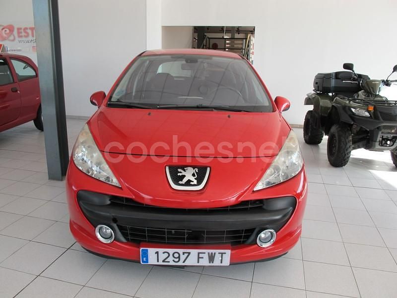 Rojo Usado 2007 Peugeot 207 Berlina | 5700 € (Un poco caro) - Imagen 1/4