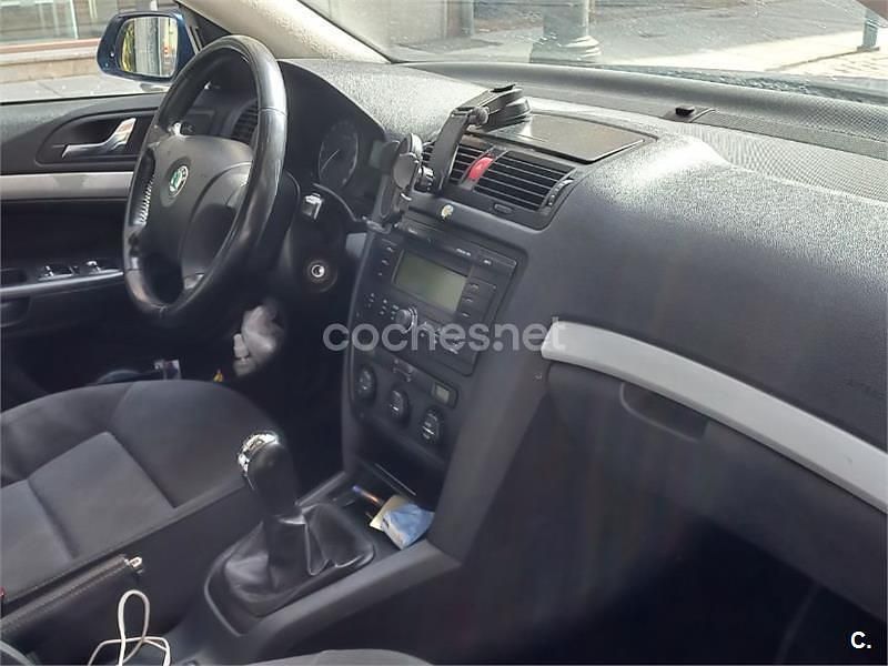 Usado Skoda Octavia 105 CV (77 kW) 2007 Azul Berlina