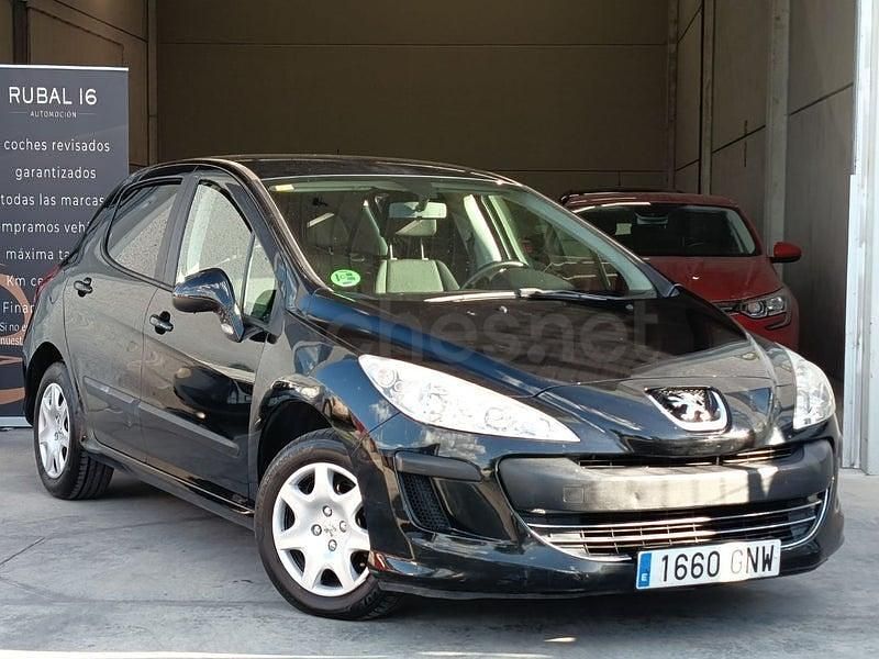 Usado Peugeot 308 120 CV (88 kW) 2009 Negro Berlina