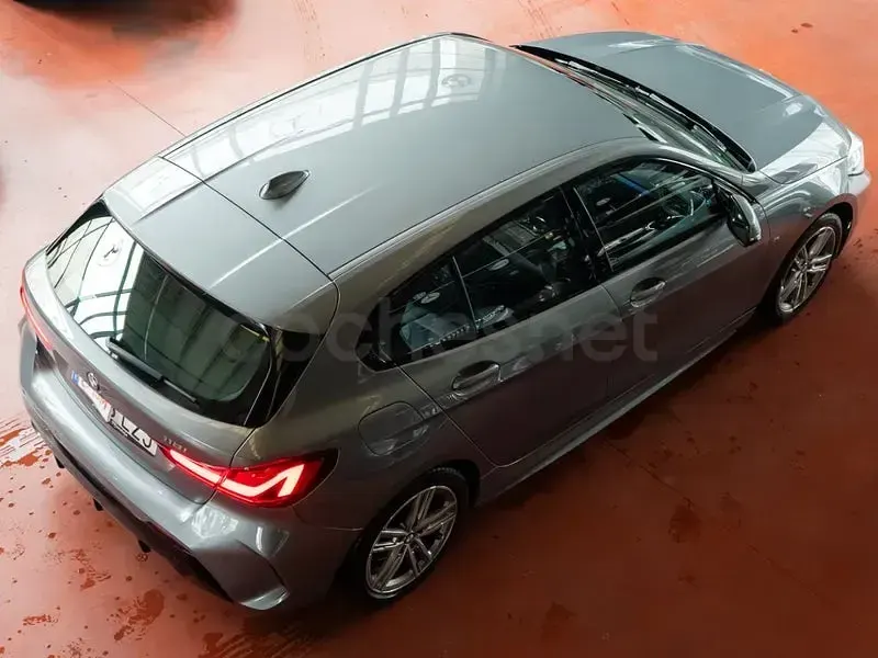 Usado BMW 118 Sport Line 136 CV (100 kW) 2022 Gris / plata Utilitario