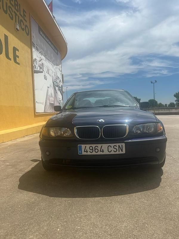 Usado BMW 318 143 CV (105 kW) 2004 Azul marino Berlina