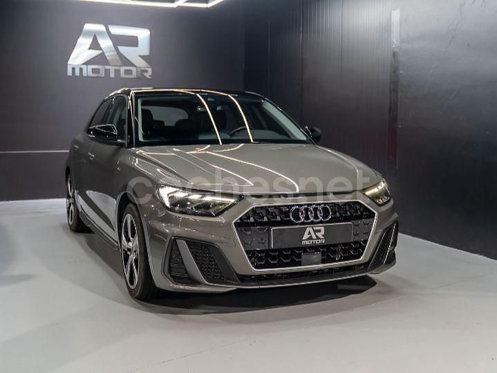 Gris / plata Usado 2023 Audi A1 Sportback Advanced Plus Utilitario | 21.900 € (Precio justo) - Imagen 1/4