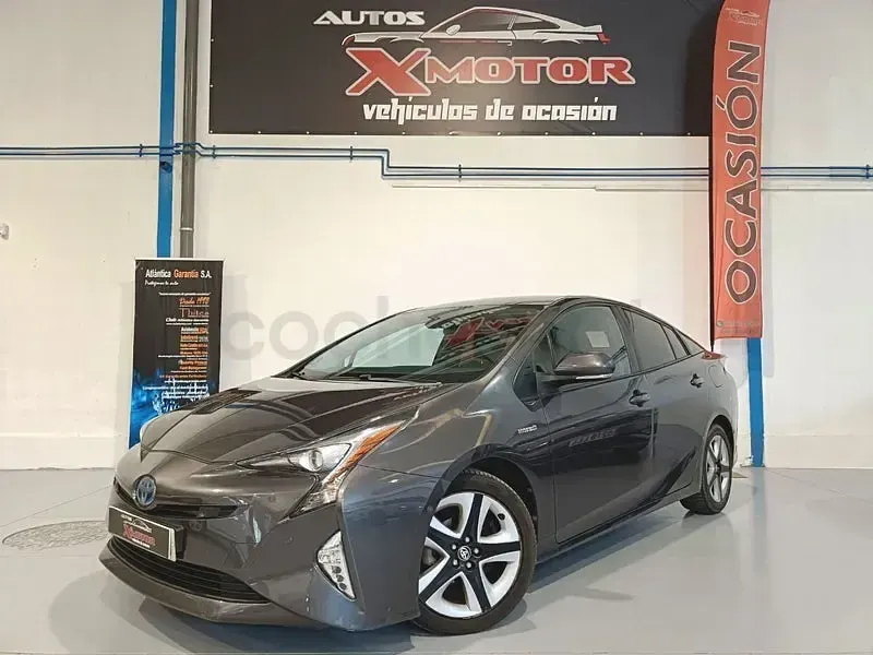 Usado Toyota Prius 122 CV (89 kW) 2017 Gris / plata Berlina