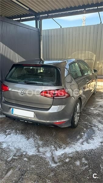 Usado VW Golf VII Sportline 140 CV (102 kW) 2013 Gris / plata Berlina
