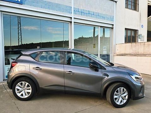 Usado Renault Captur Intens 100 CV (73 kW) 2021 Gris / plata SUV