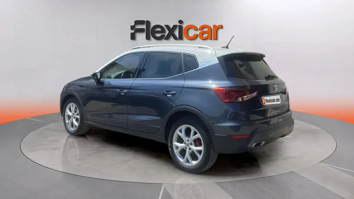 Usado Seat Arona FR 150 CV (110 kW) 2023 Blanco SUV