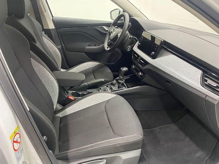 Usado Skoda Scala Selection 115 CV (84 kW) 2024 Blanco Utilitario