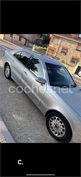 Usado Mercedes E320 Elegance 197 CV (144 kW) 2003 Gris / plata Berlina