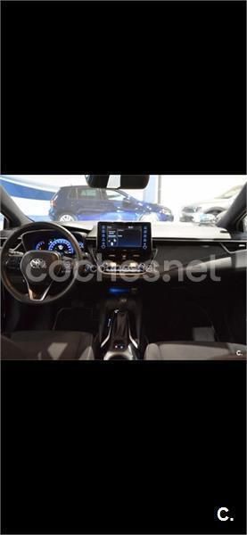 Usado Toyota Corolla Active 122 CV (89 kW) 2019 Negro Berlina