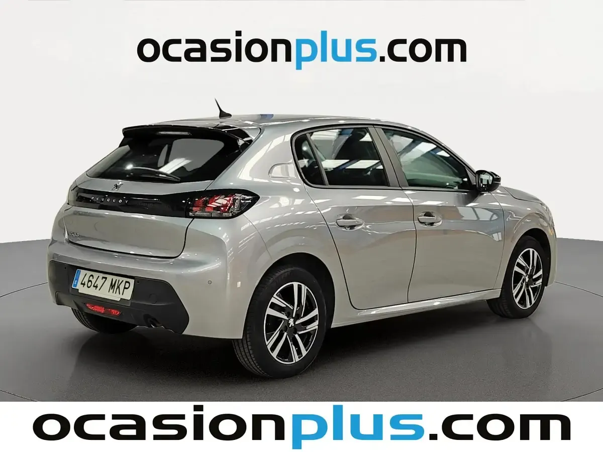 Usado Peugeot 208 Active 75 CV (55 kW) 2023 Gris Utilitario