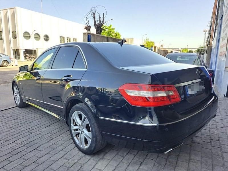 Usado Mercedes E220 170 CV (125 kW) 2010 Negro Berlina
