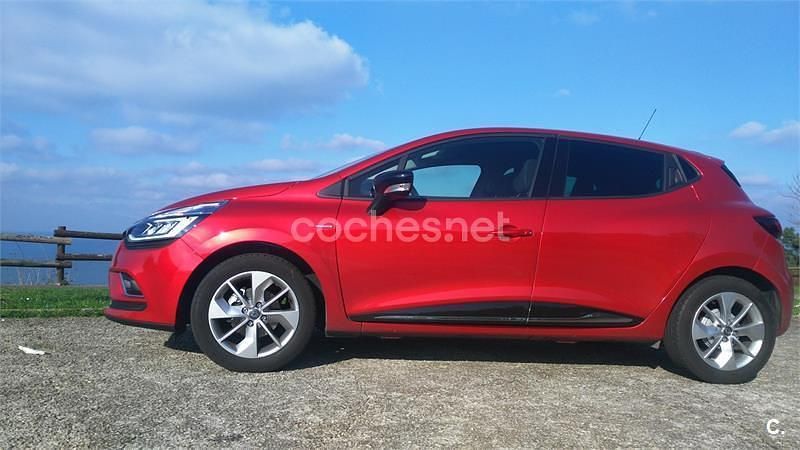 Usado Renault Clio IV LIMITED 90 CV (66 kW) 2016 Rojo Berlina