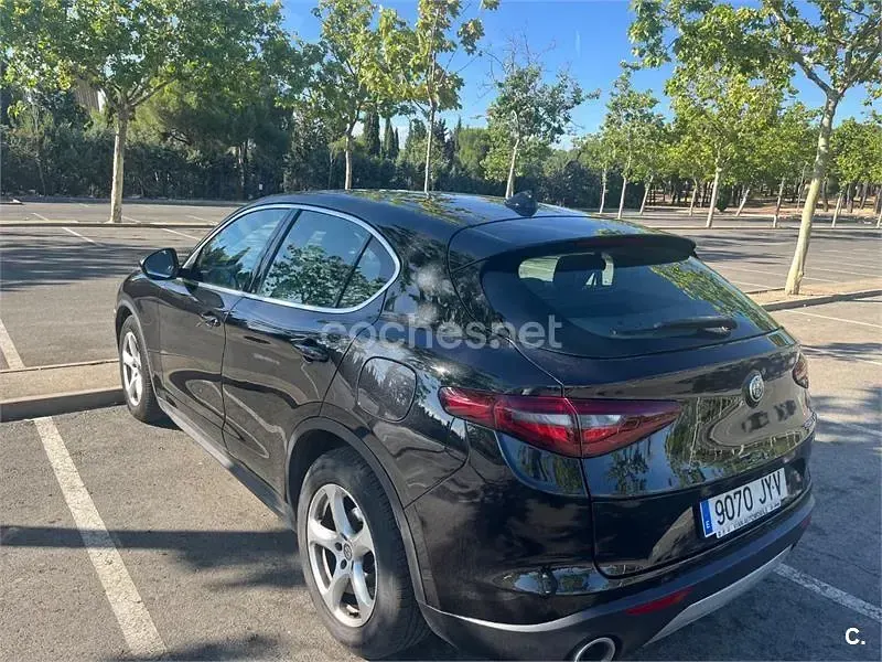 Usado Alfa Romeo Stelvio Super 180 CV (132 kW) 2017 Negro SUV
