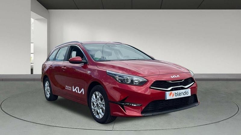 Usado Kia Ceed 120 CV (88 kW) 2024 Rojo Utilitario