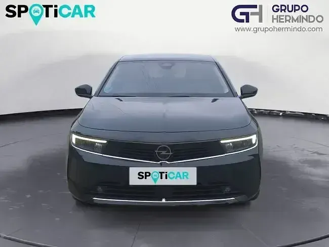 Usado Opel Astra Elegance 130 CV (95 kW) 2023 Negro Utilitario
