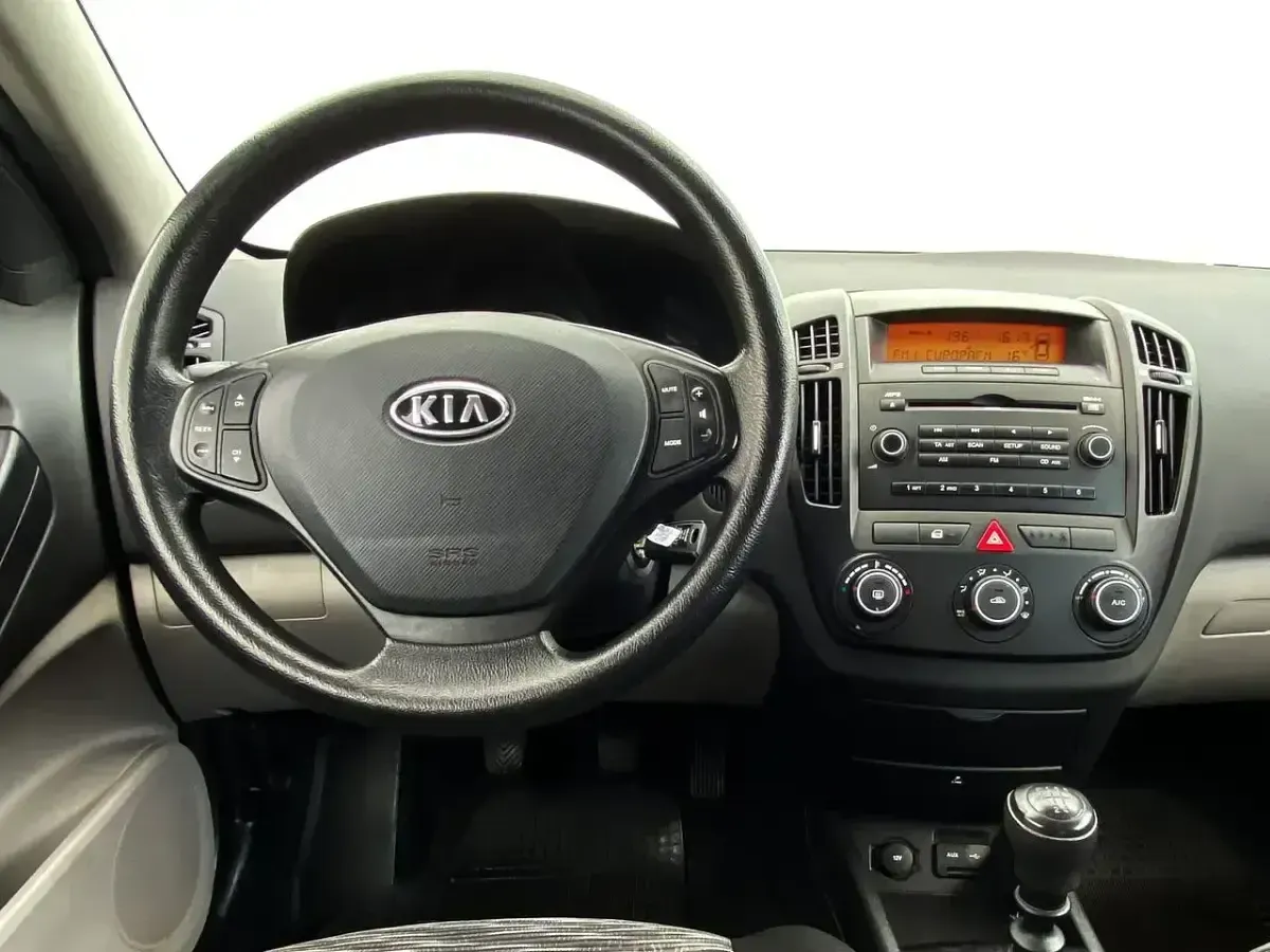 Usado Kia Ceed Active 126 CV (92 kW) 2009 Negro Utilitario