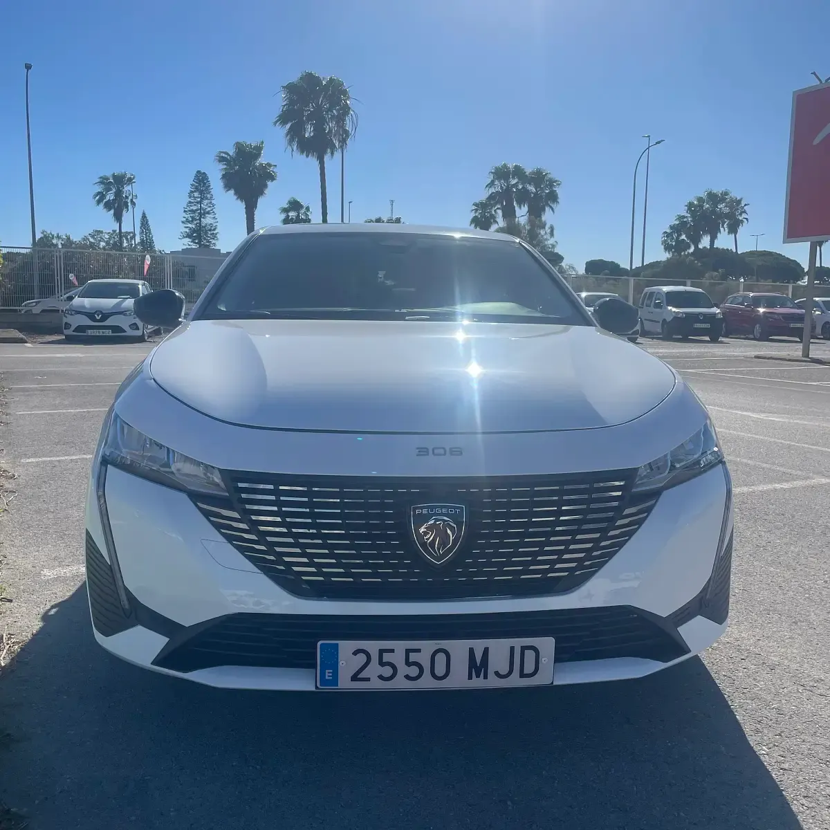 Usado Peugeot 308 Allure 130 CV (95 kW) 2023 Blanco Berlina