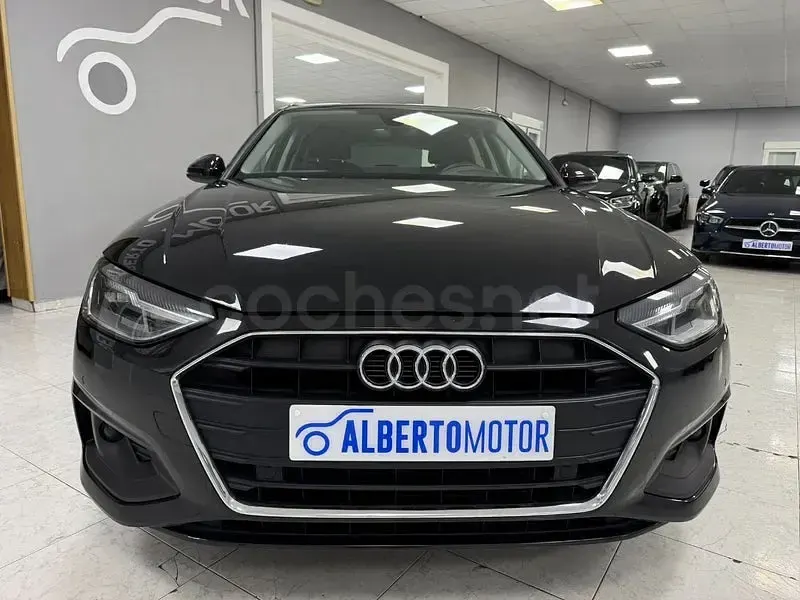 Usado Audi A4 Advanced Plus 136 CV (100 kW) 2021 Negro Familiar