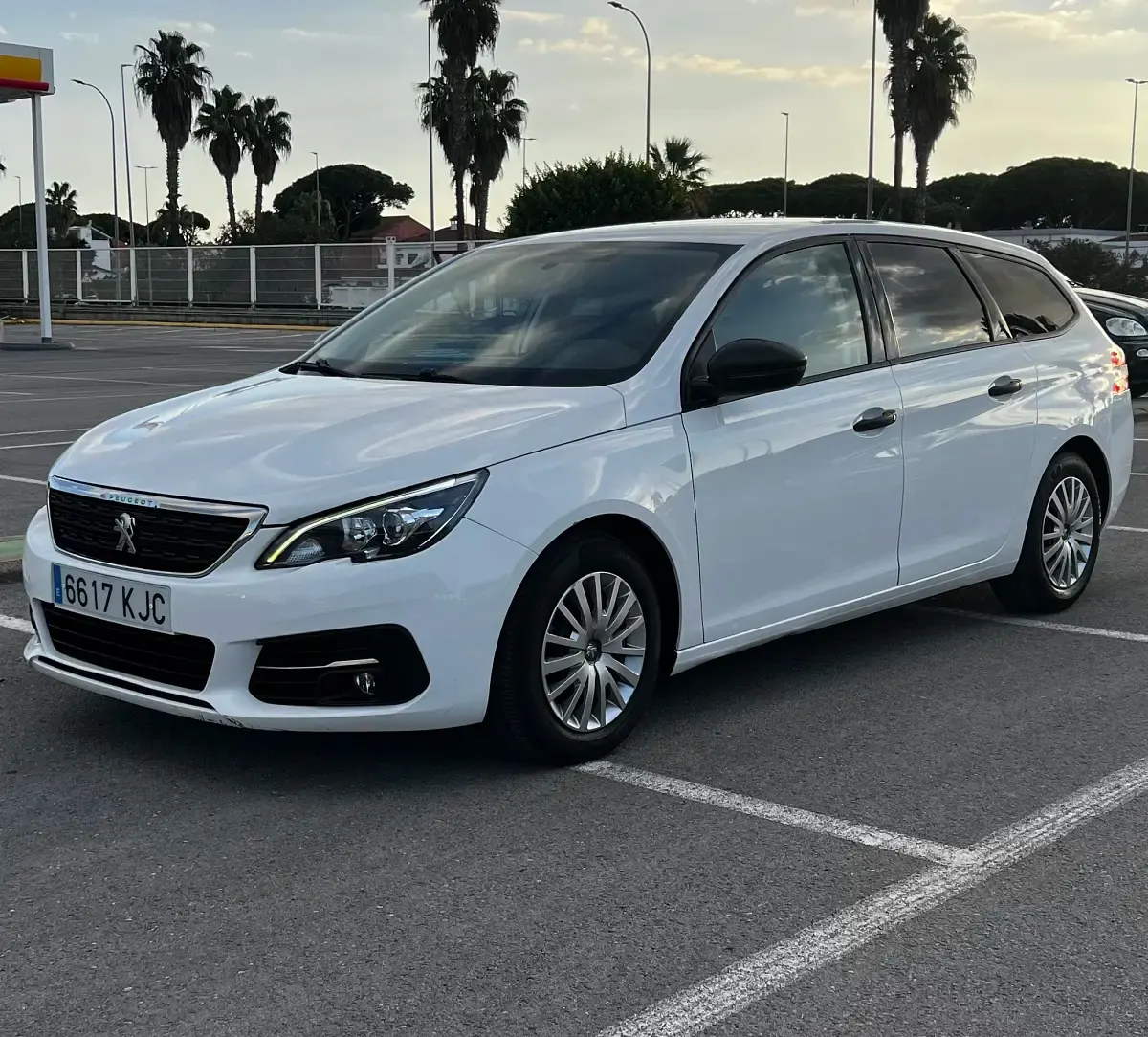 Usado Peugeot 308 SW 100 CV (73 kW) 2018 Familiar