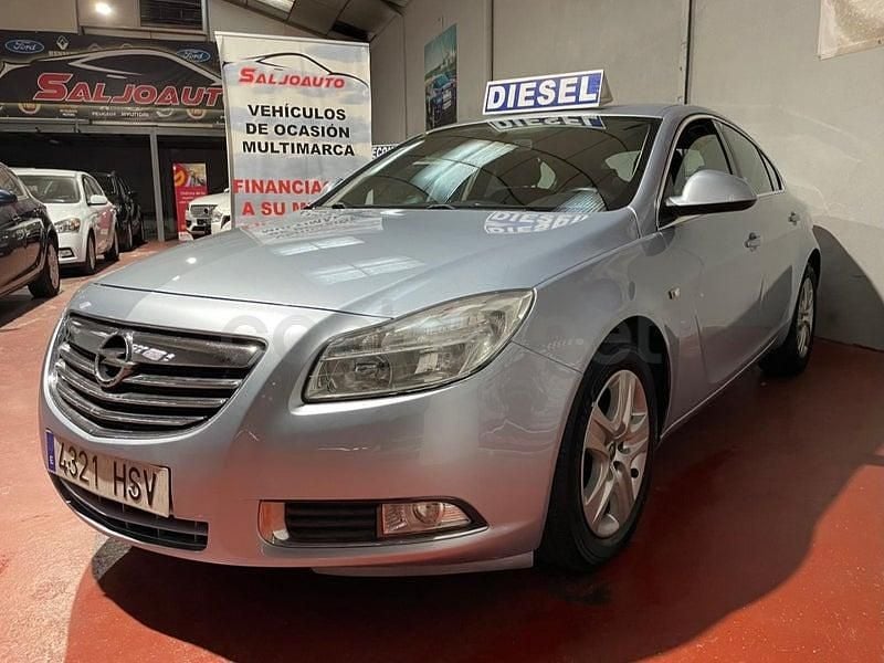 Usado Opel Insignia Selective 130 CV (95 kW) 2013 Gris / plata Berlina